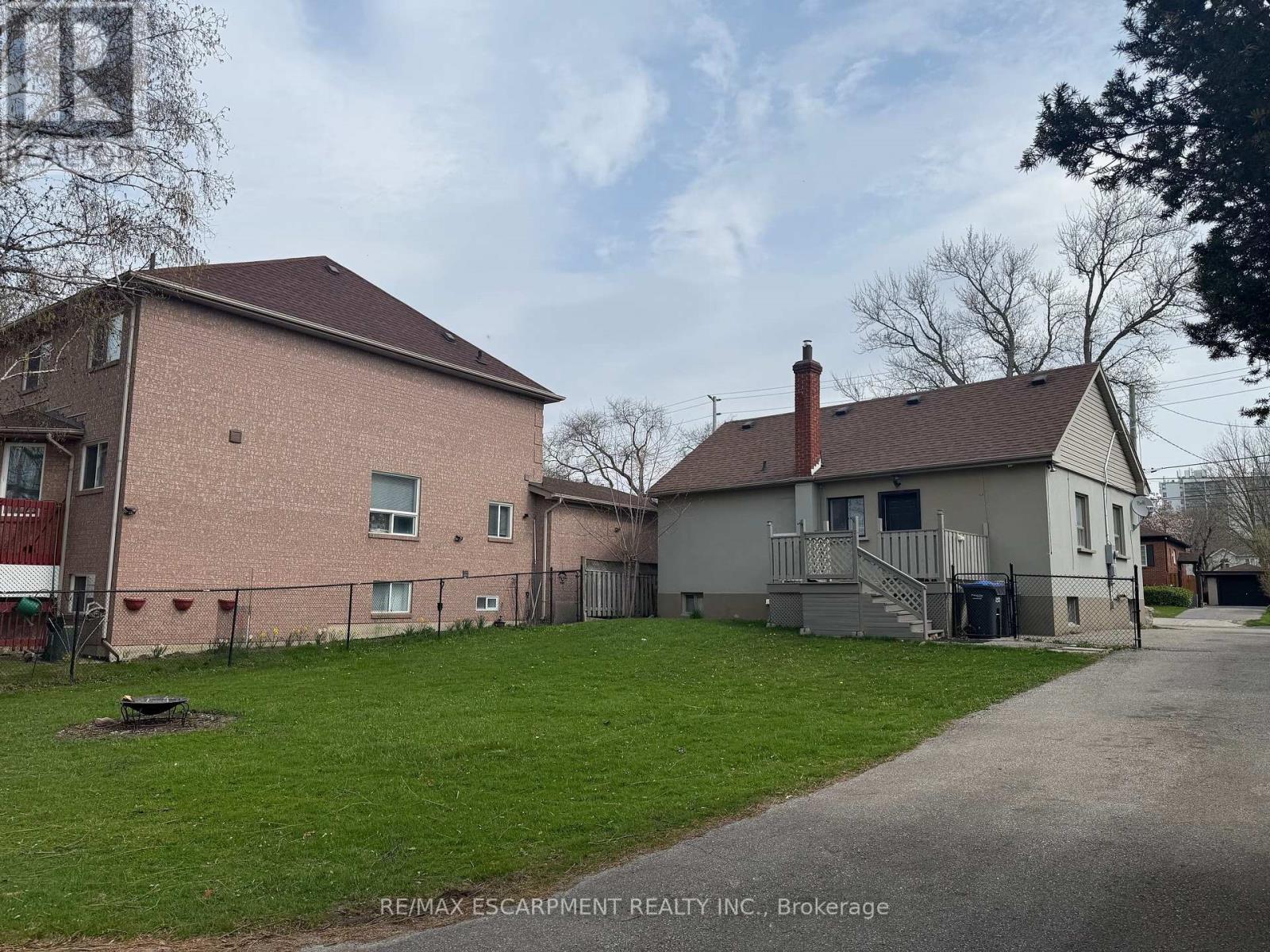 1032 Haig Boulevard, Mississauga, Ontario  L5E 2M5 - Photo 4 - W12117091