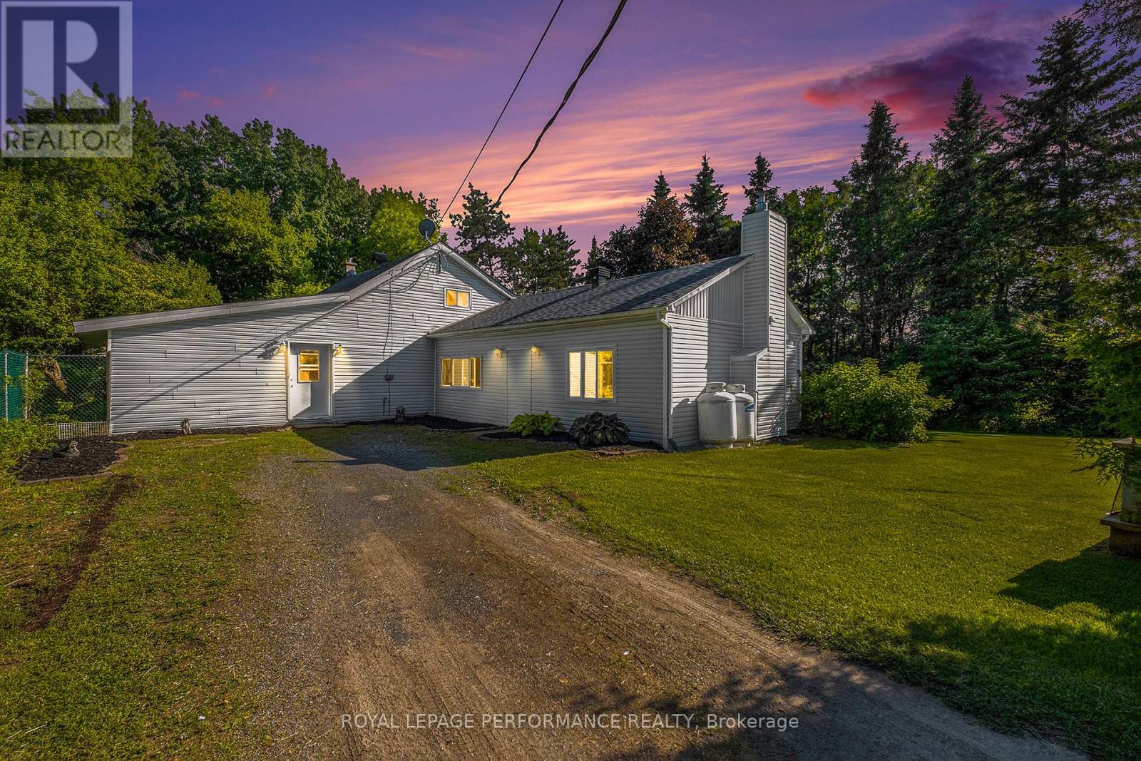 3383 Champlain Street, Clarence-Rockland, Ontario  K0A 1E0 - Photo 1 - X12117417