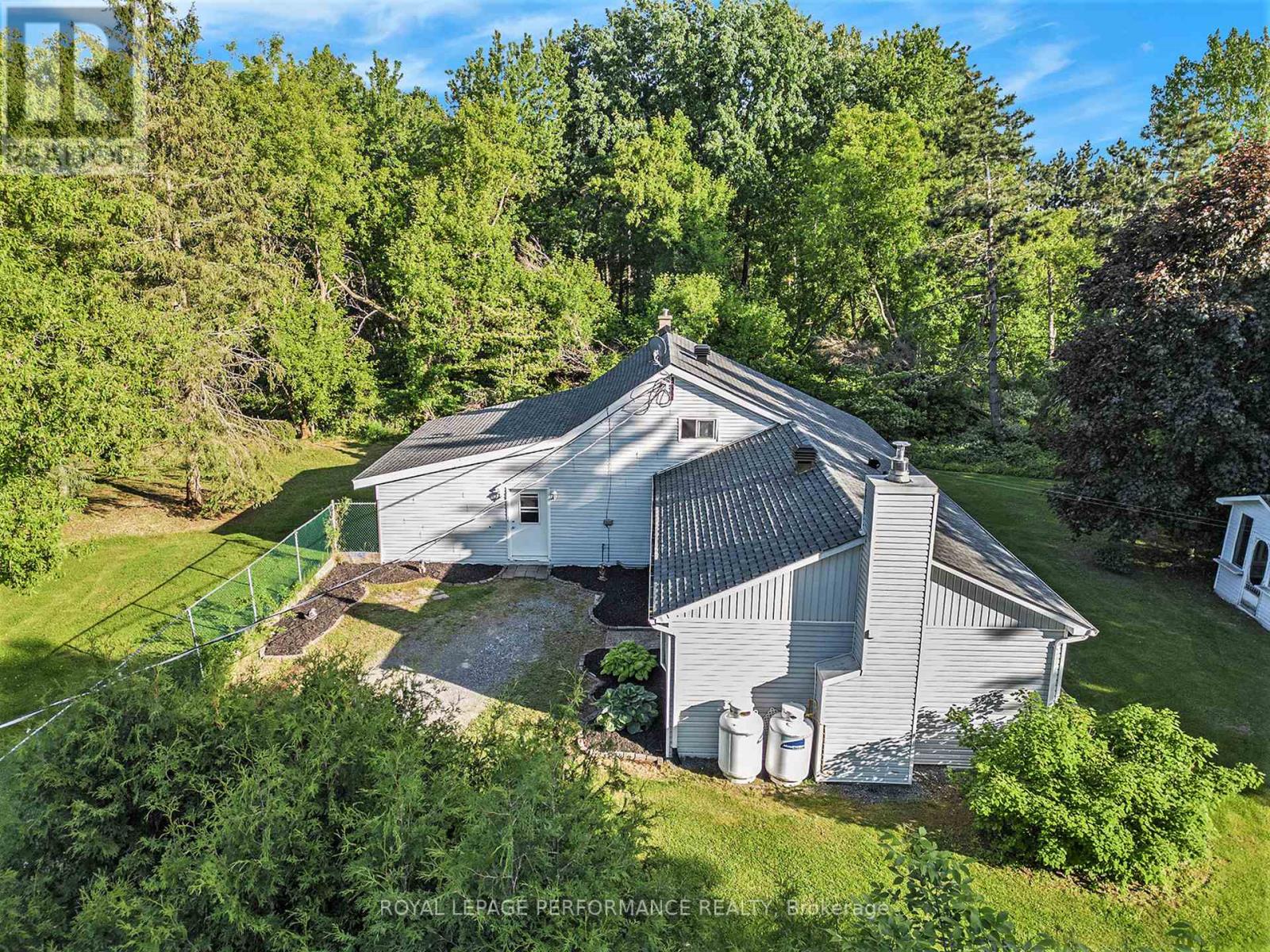 3383 Champlain Street, Clarence-Rockland, Ontario  K0A 1E0 - Photo 3 - X12117417