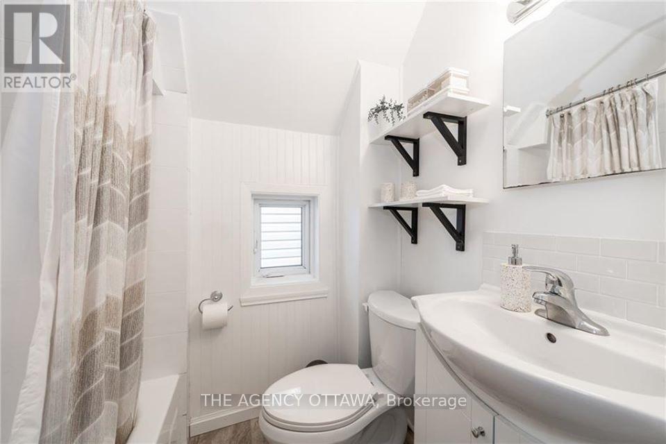 223 Carruthers Avenue, Ottawa, Ontario  K1Y 1N8 - Photo 16 - X12117424
