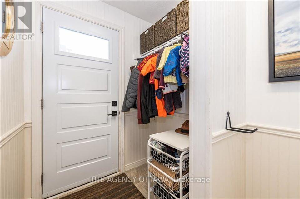 223 Carruthers Avenue, Ottawa, Ontario  K1Y 1N8 - Photo 17 - X12117424