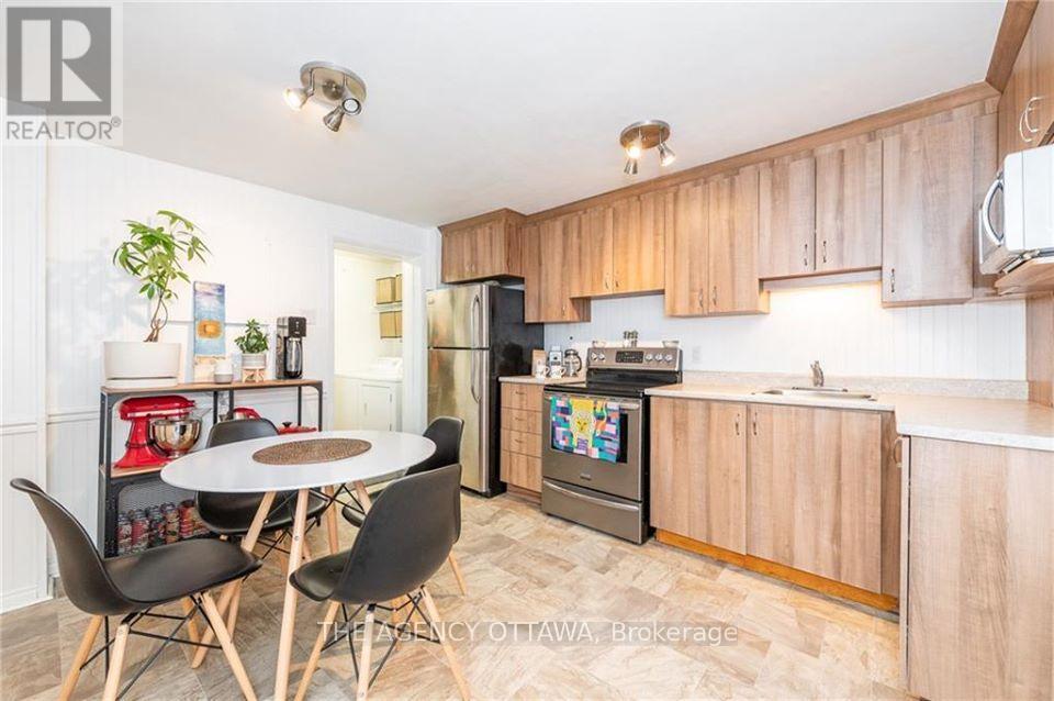 223 Carruthers Avenue, Ottawa, Ontario  K1Y 1N8 - Photo 8 - X12117424