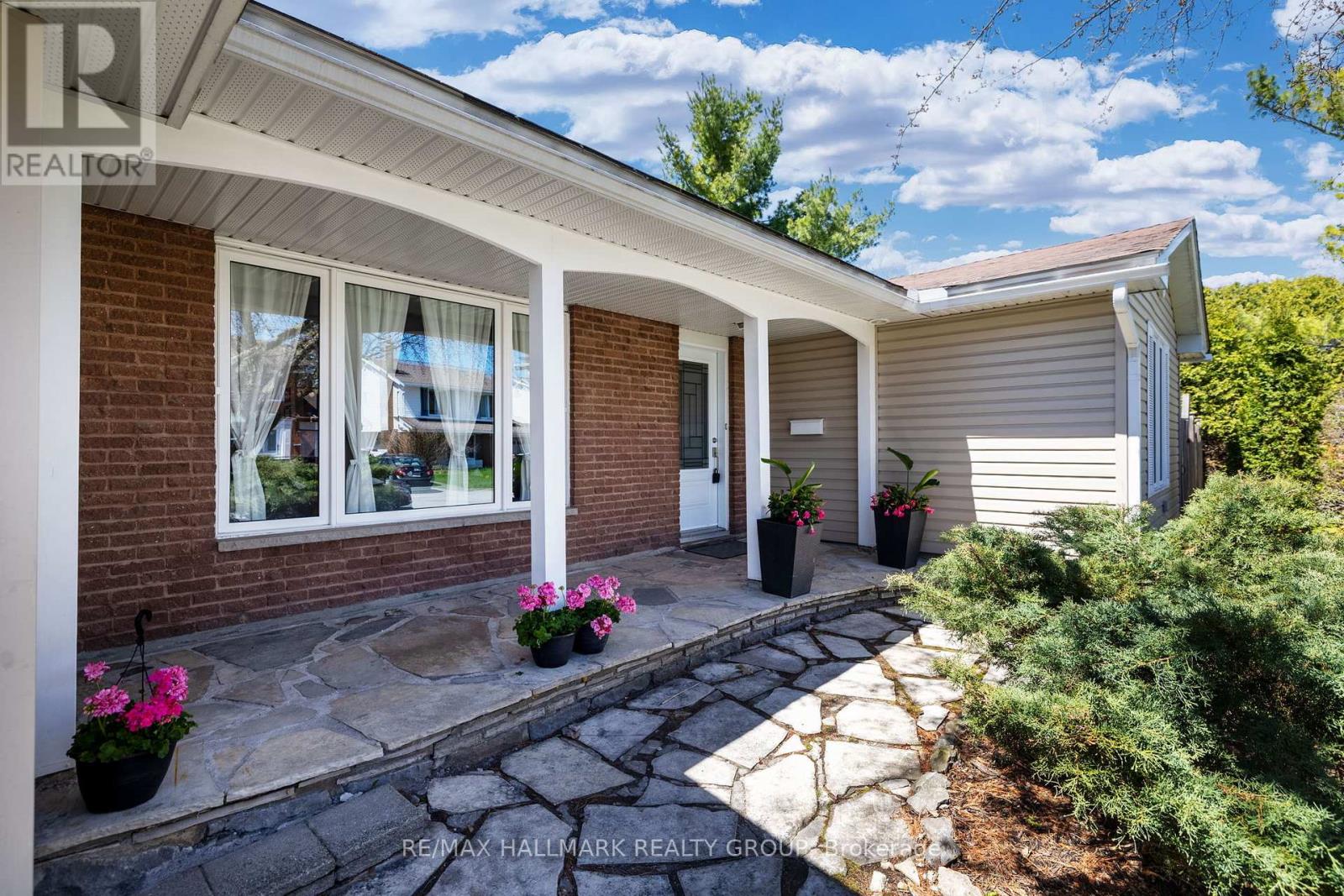 800 De Salaberry Street, Ottawa, Ontario  K1J 6Y8 - Photo 4 - X12117463