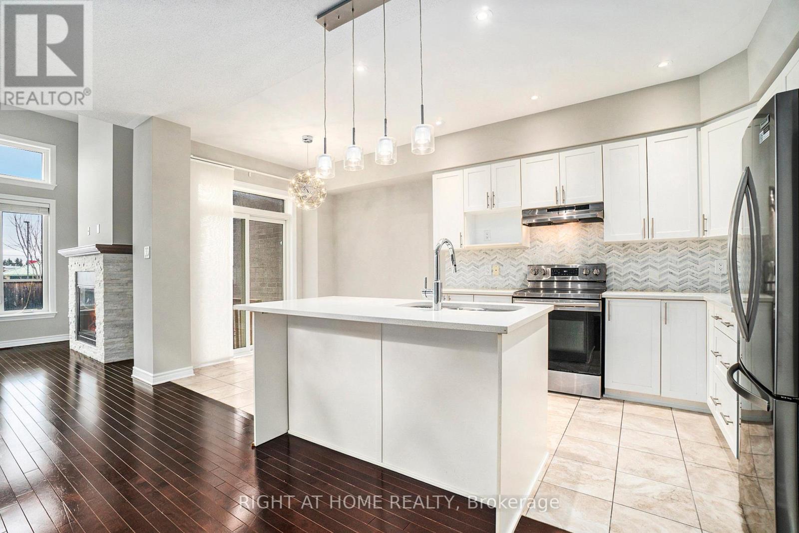 118 Mattingly Way, Ottawa, Ontario  K4M 0C5 - Photo 12 - X12117507