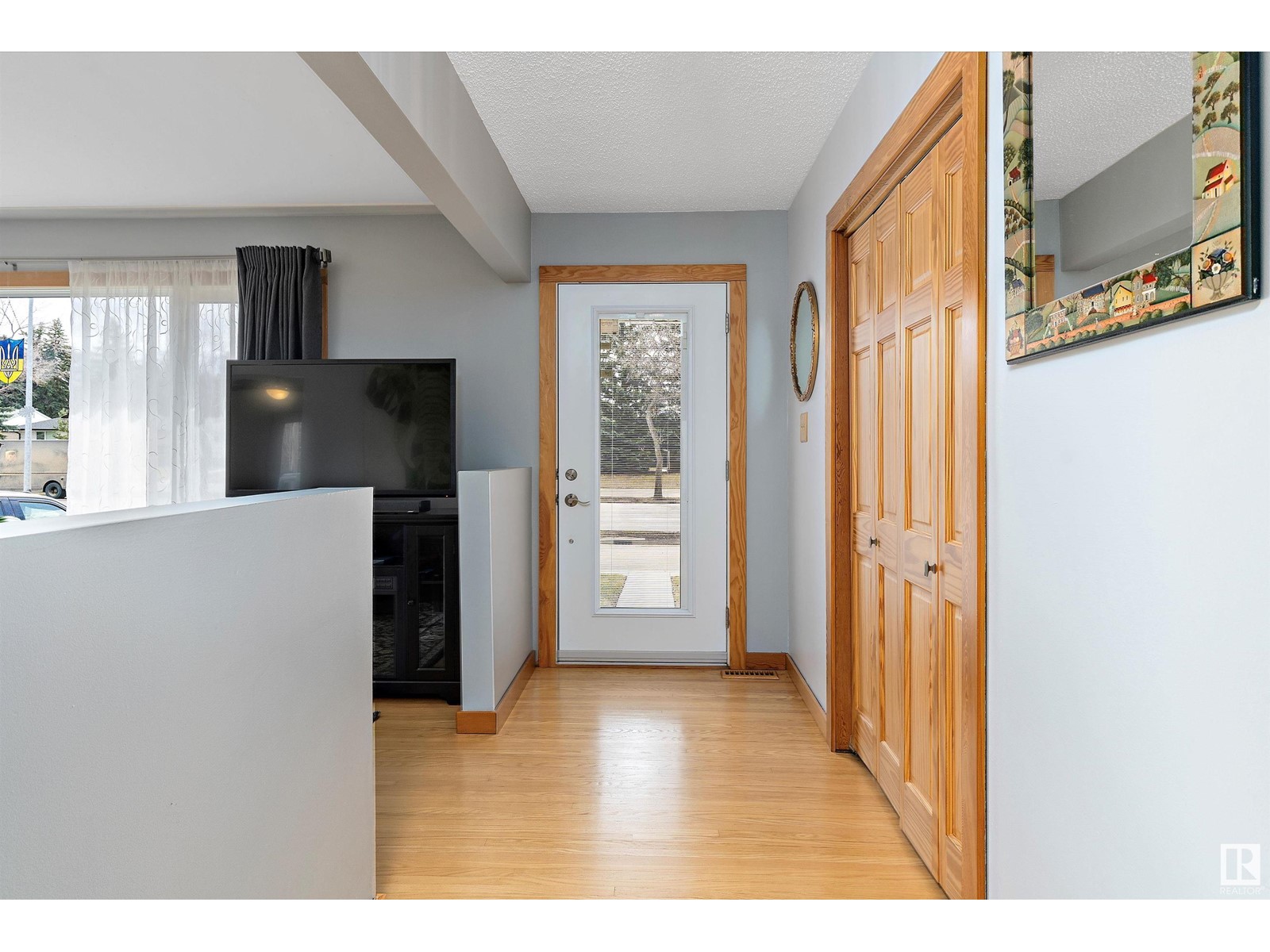 Property at 7928 98 AV NW image 5