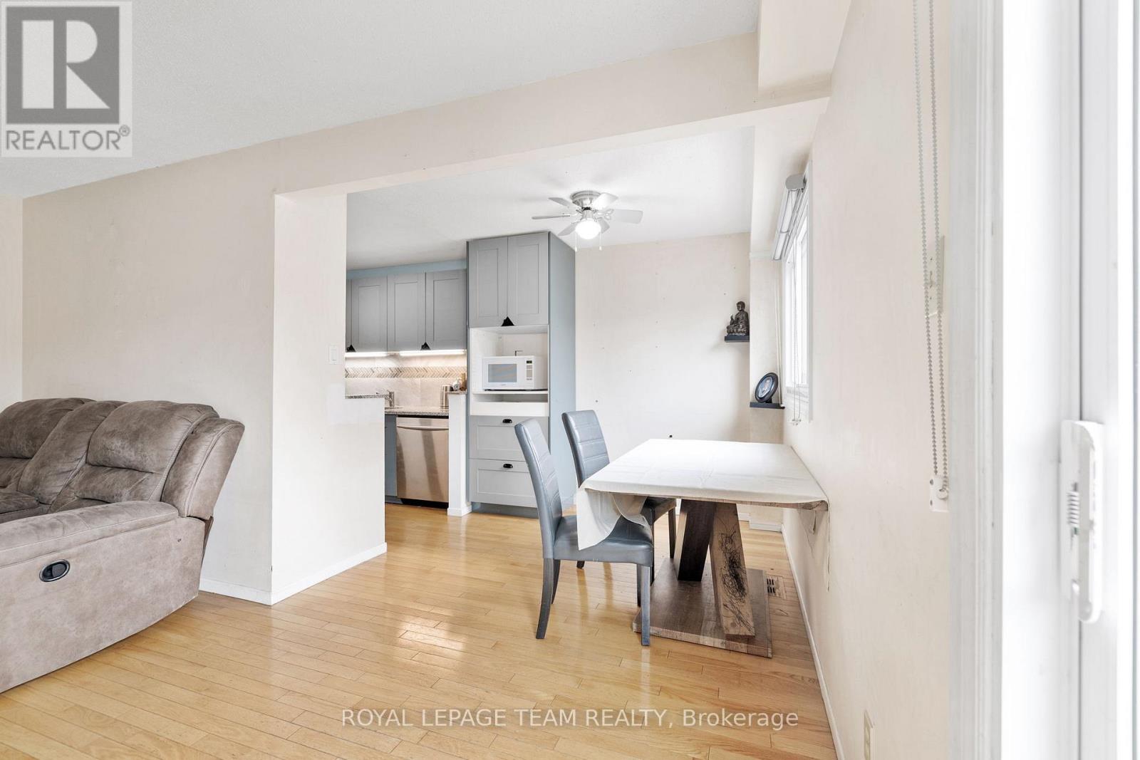 2245 Orient Park Drive, Ottawa, Ontario  K1B 4W3 - Photo 12 - X12114399