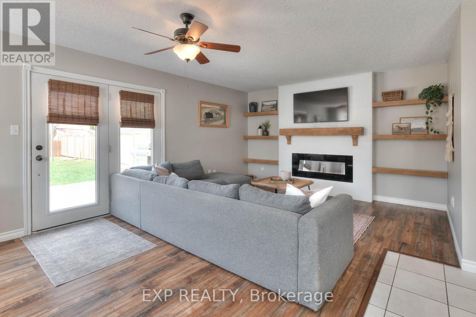 552 Alexander Street, Huron East, Ontario  N0G 1H0 - Photo 8 - X12117107