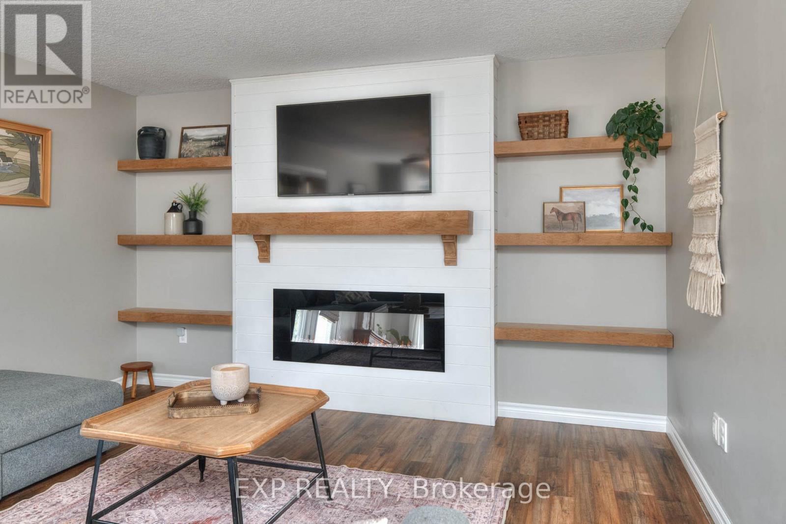 552 Alexander Street, Huron East, Ontario  N0G 1H0 - Photo 9 - X12117107