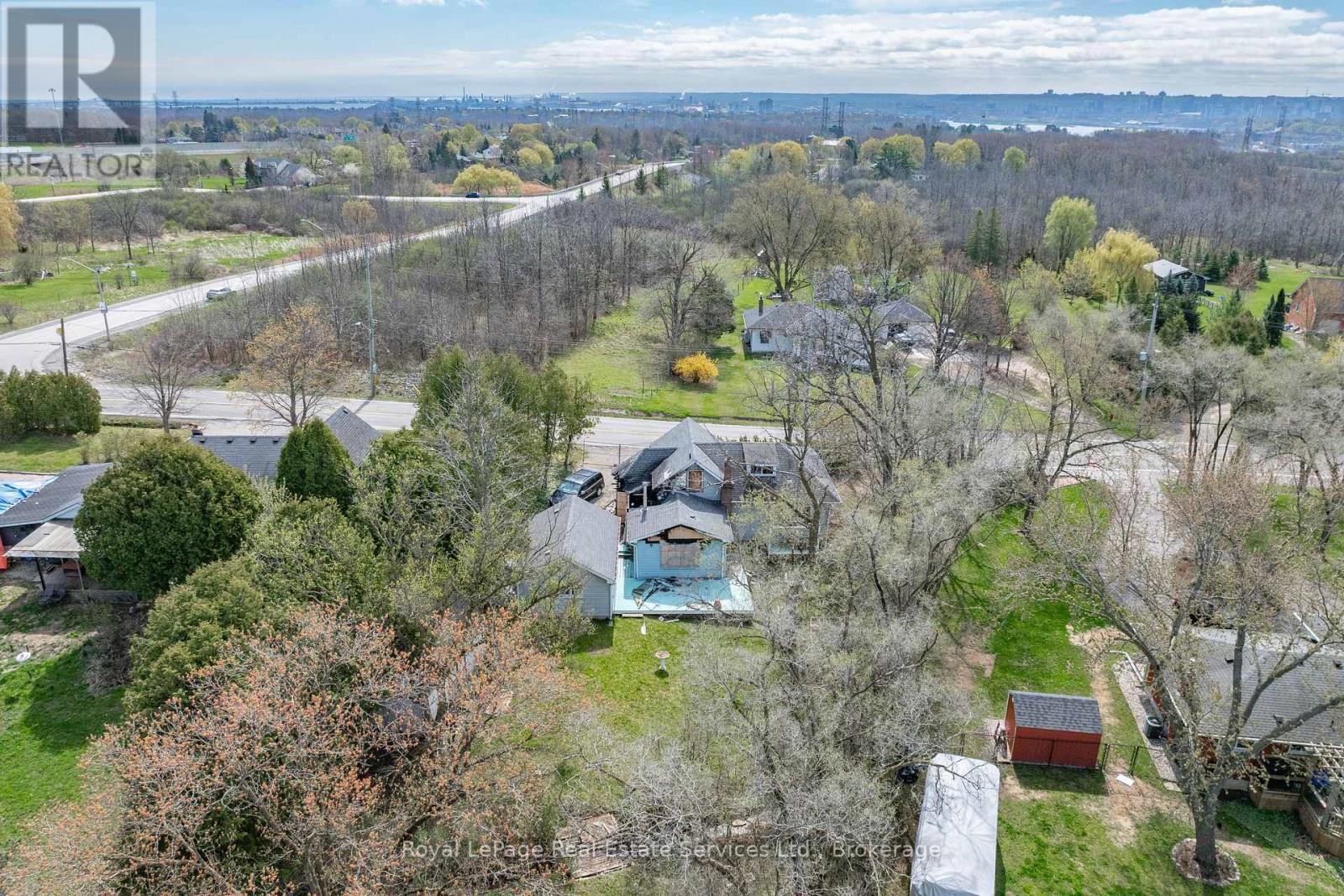 701 York Road, Hamilton, Ontario  L9H 5W9 - Photo 8 - X12104777