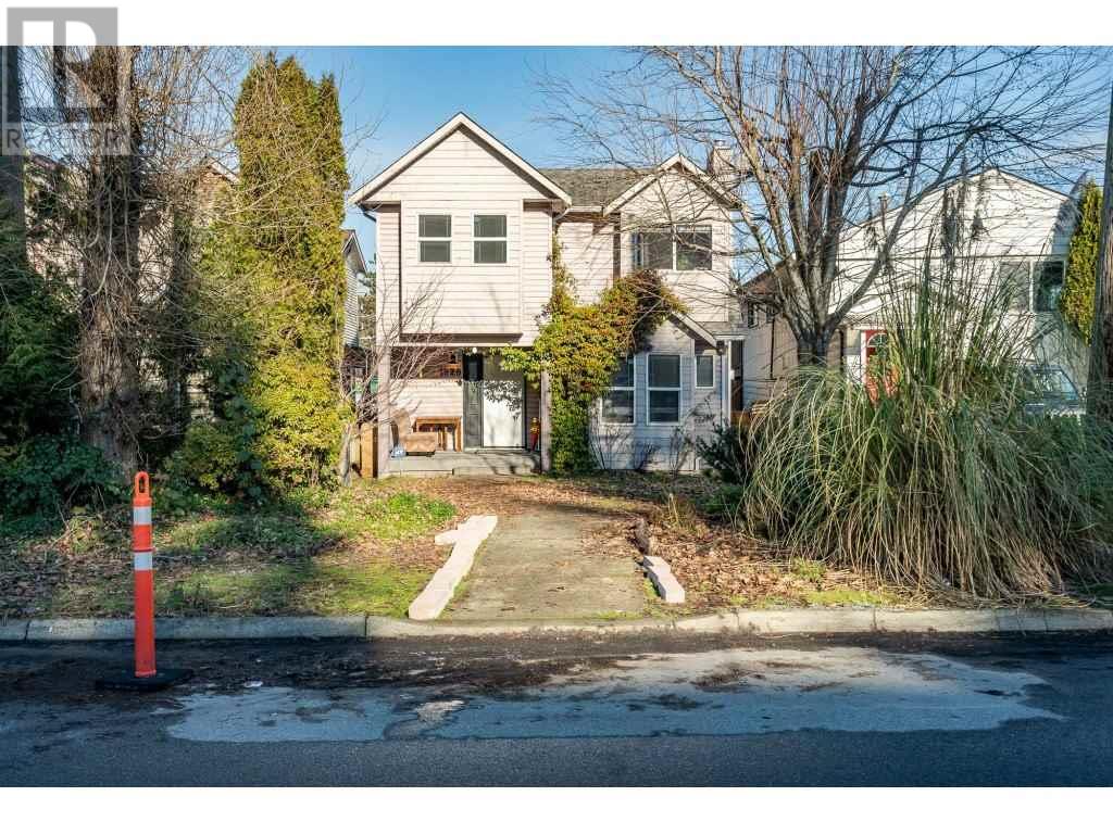 Property at 1528 BOND STREET image 2