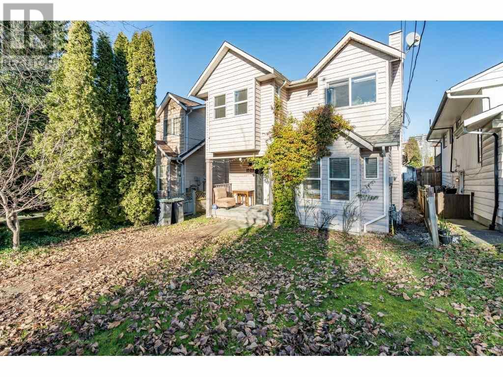 Property at 1528 BOND STREET image 3