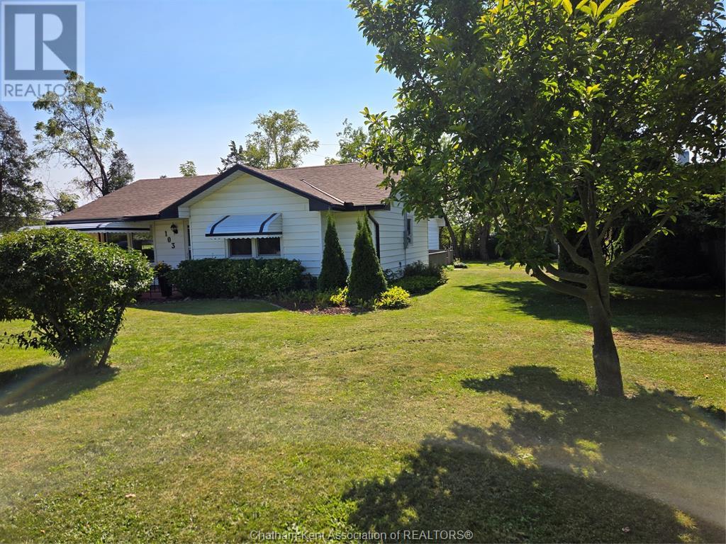 Property at 103 Erie STREET South image 4