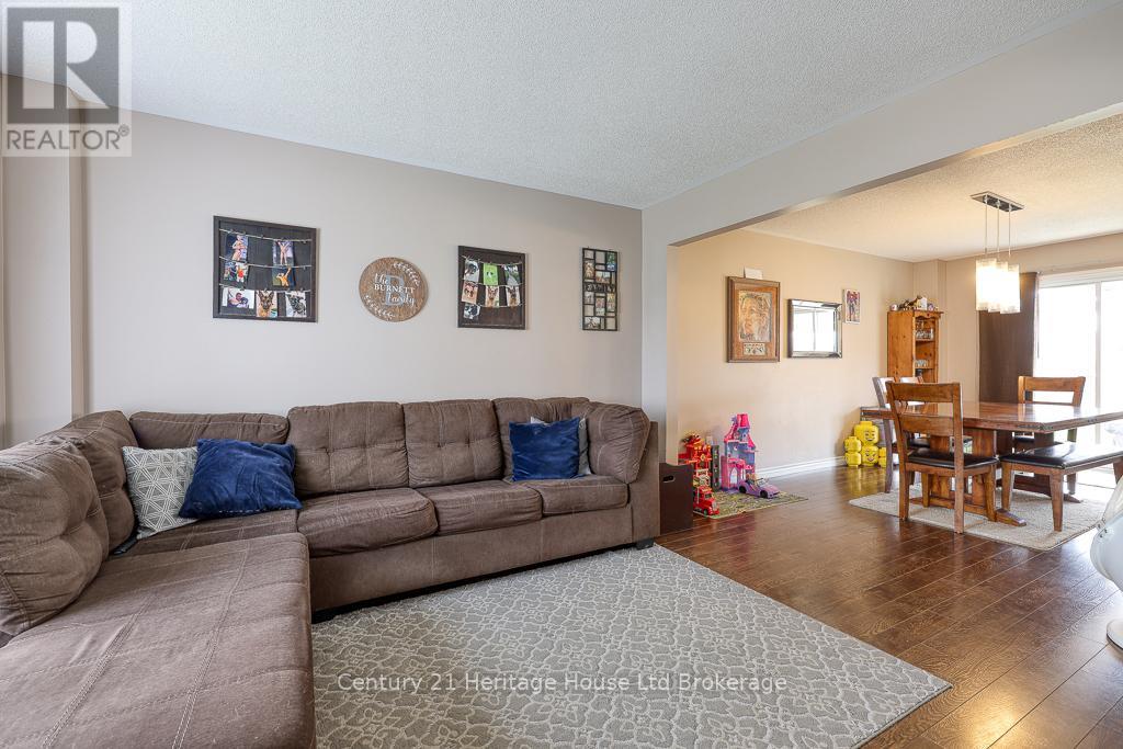 Property at 27 TOMPKINS COURT image 5