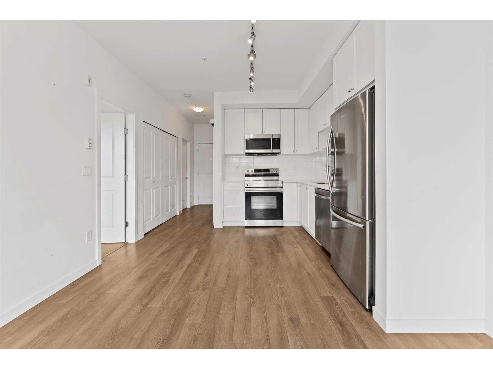 402 13623 81A AVENUE, Surrey real estate listing R2996889 for sale