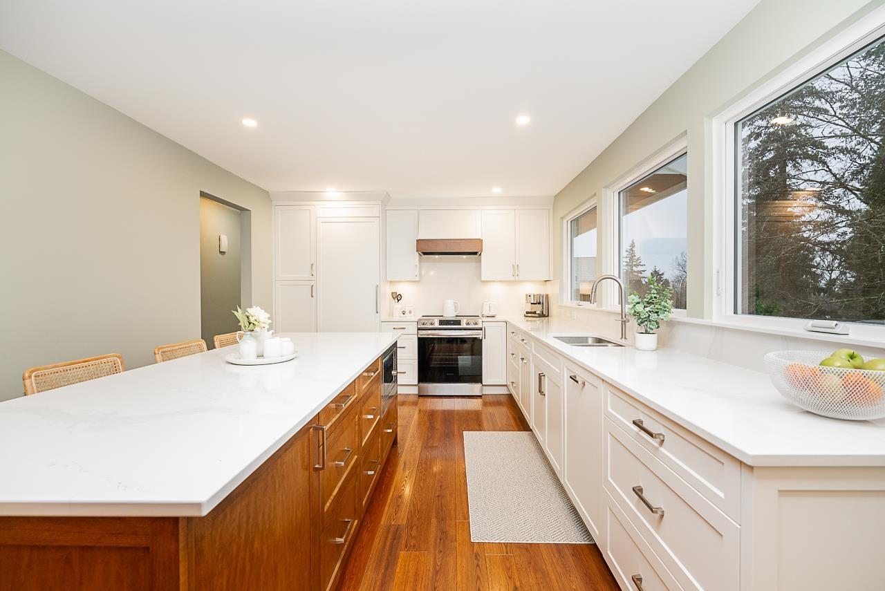 11045 Southridge Road, Delta, British Columbia  V4E 2M3 - Photo 6 - R2996896
