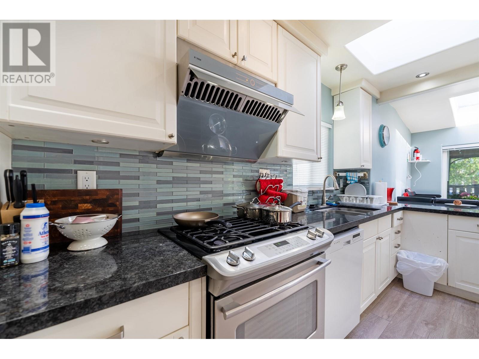2085 W 45th Avenue, Vancouver, British Columbia  V6M 2H8 - Photo 15 - R2996573