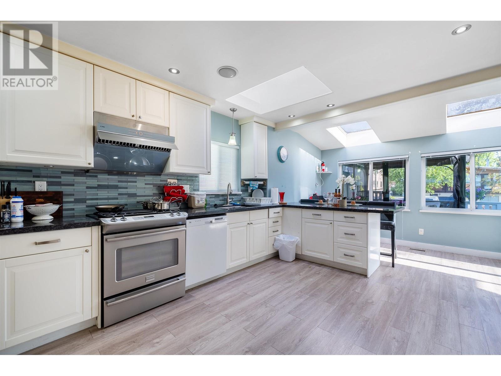 2085 W 45th Avenue, Vancouver, British Columbia  V6M 2H8 - Photo 11 - R2996573