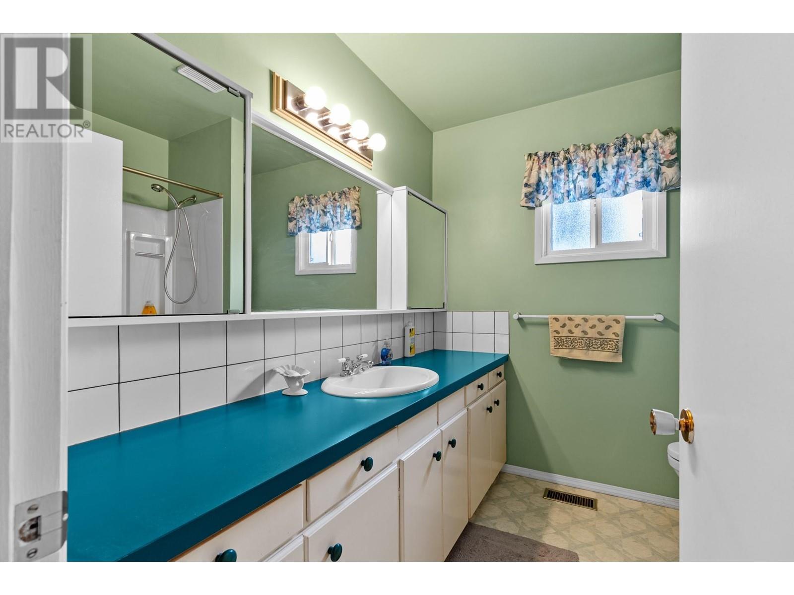 Property at 345 Hardie Road image 4