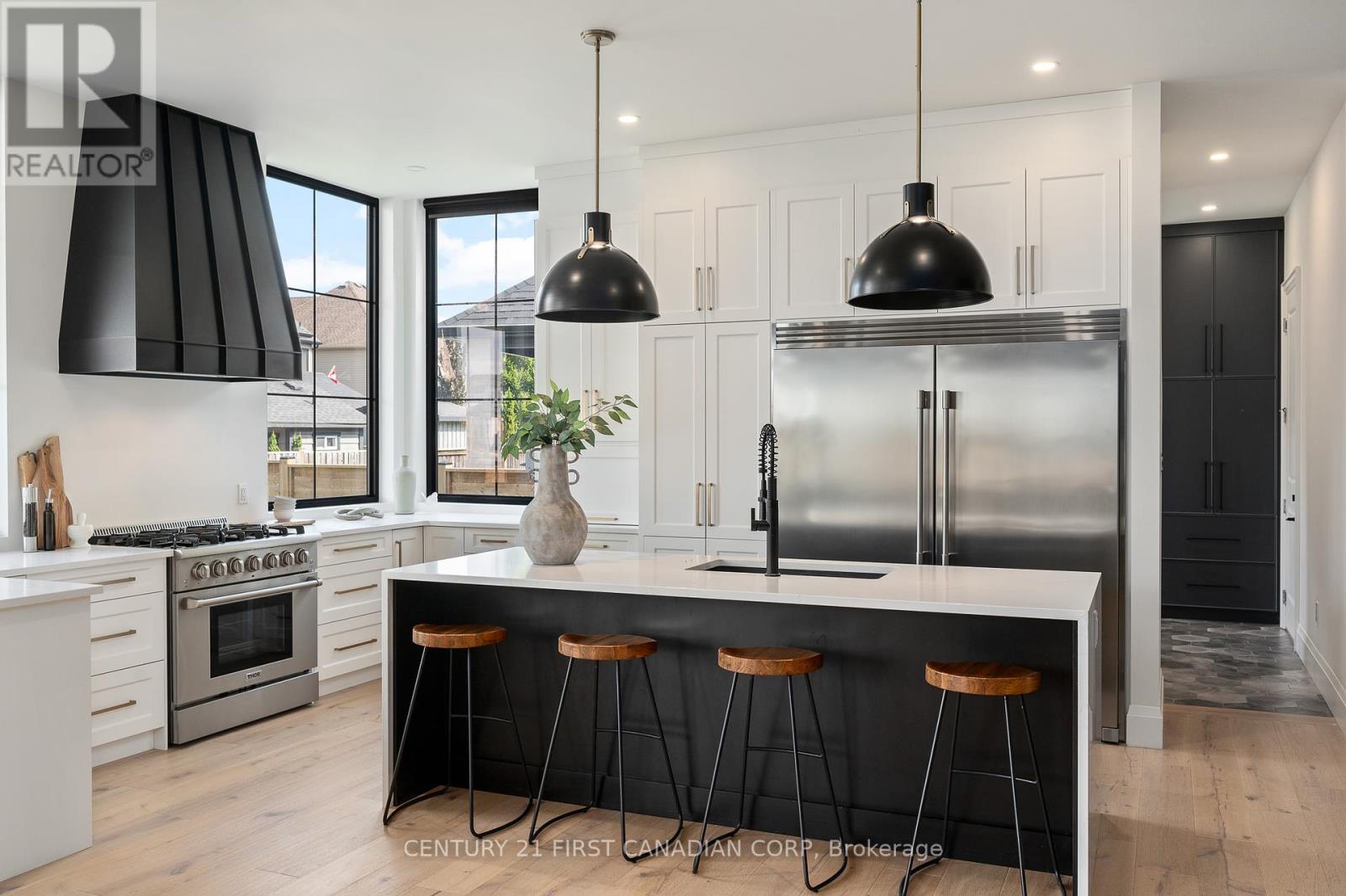 244 Foxborough Place, Thames Centre, Ontario  N0M 2P0 - Photo 3 - X12117480