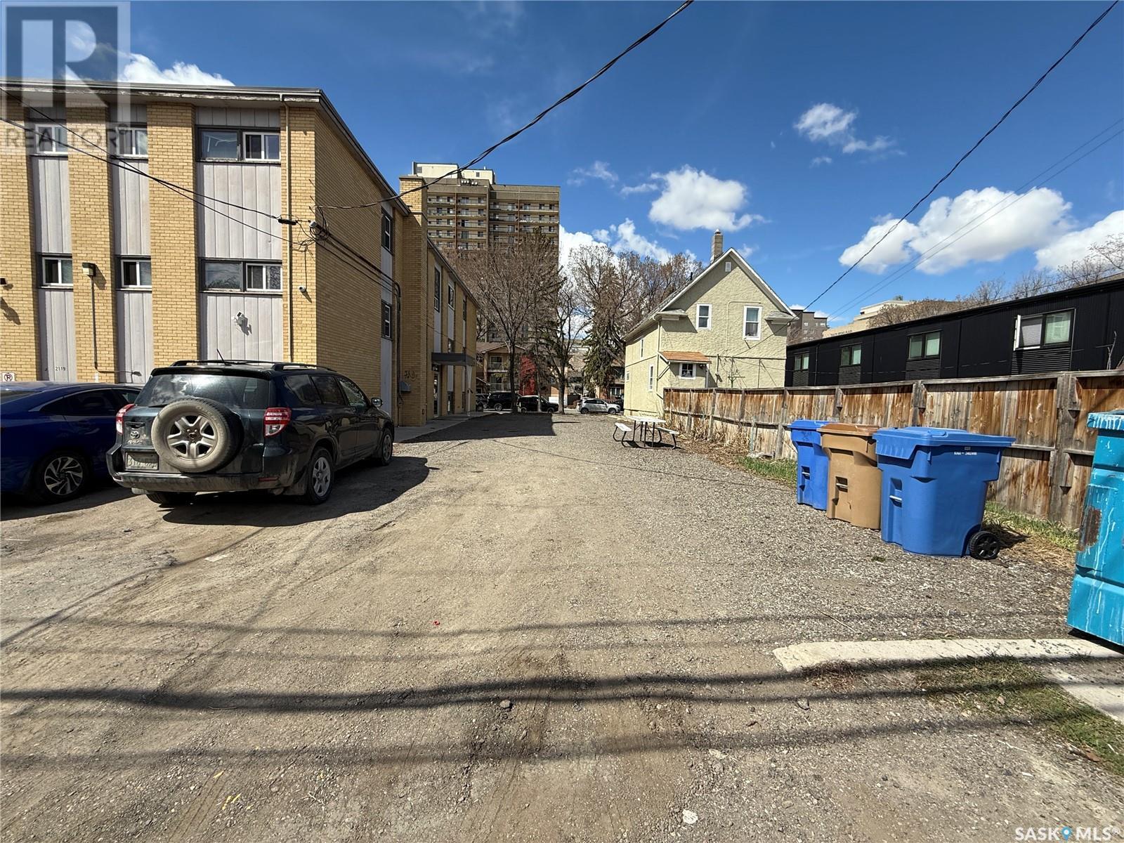 2113 Osler Street, Regina, Saskatchewan  S4P 1W7 - Photo 4 - SK003970