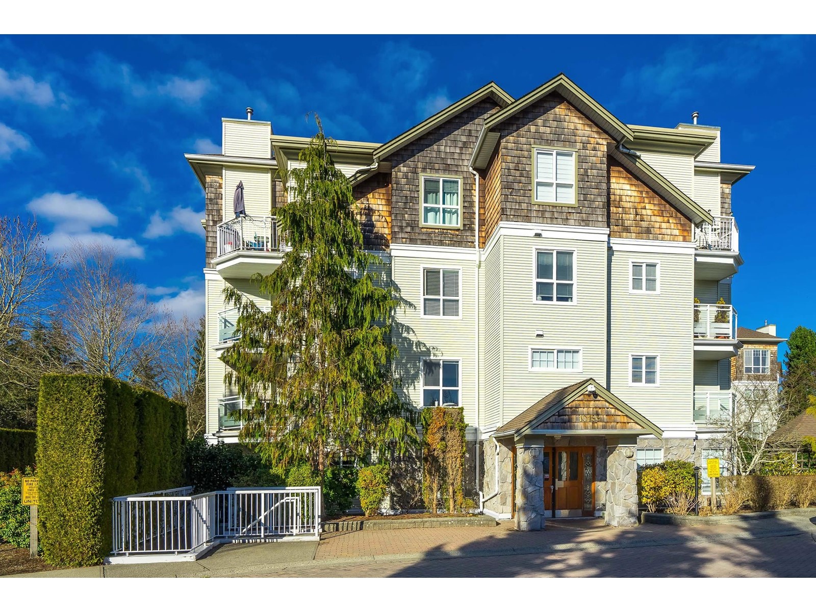 413 10188 155 Street, Surrey, British Columbia  V3R 0R6 - Photo 2 - R2996183