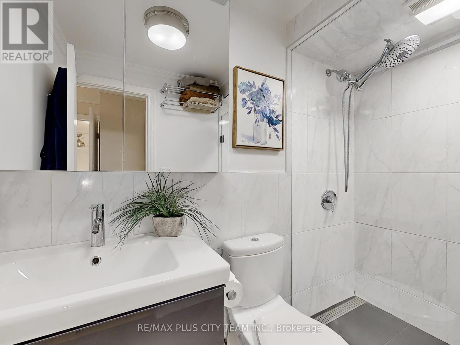 Th 112 - 60 Homewood Avenue, Toronto, Ontario  M4Y 2X4 - Photo 14 - C12117191