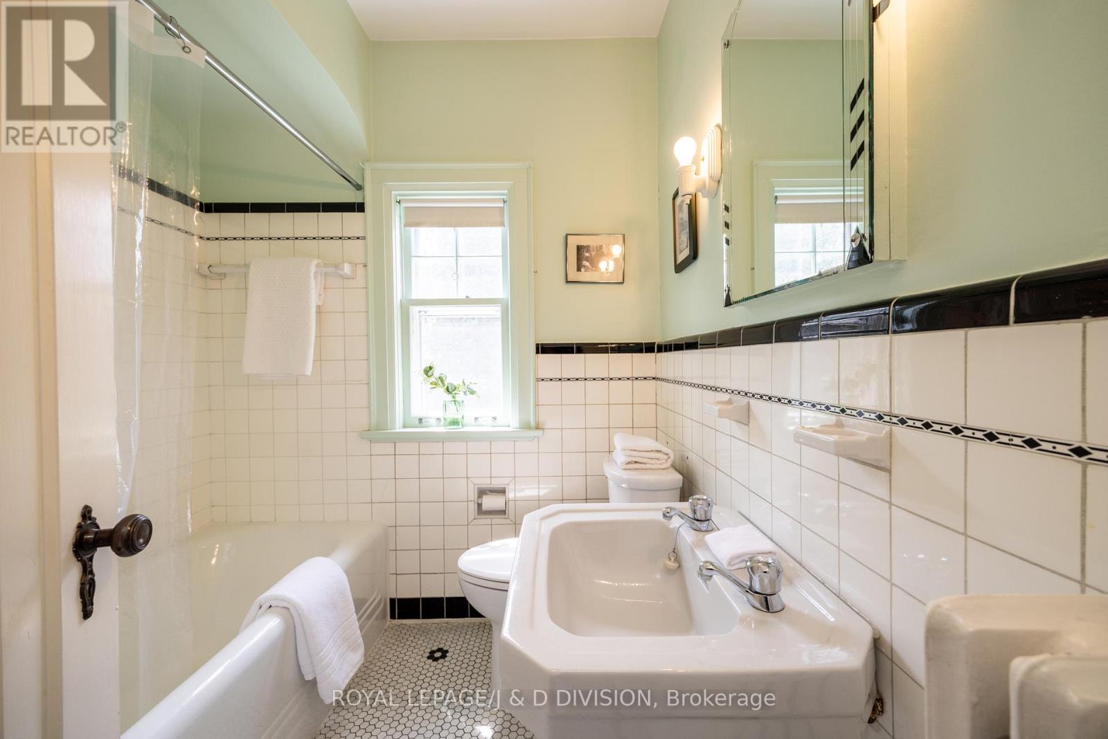 285 St Leonards Avenue, Toronto (Bridle Path-Sunnybrook-York Mills), Ontario  M4N 1K9 - Photo 29 - C12117316