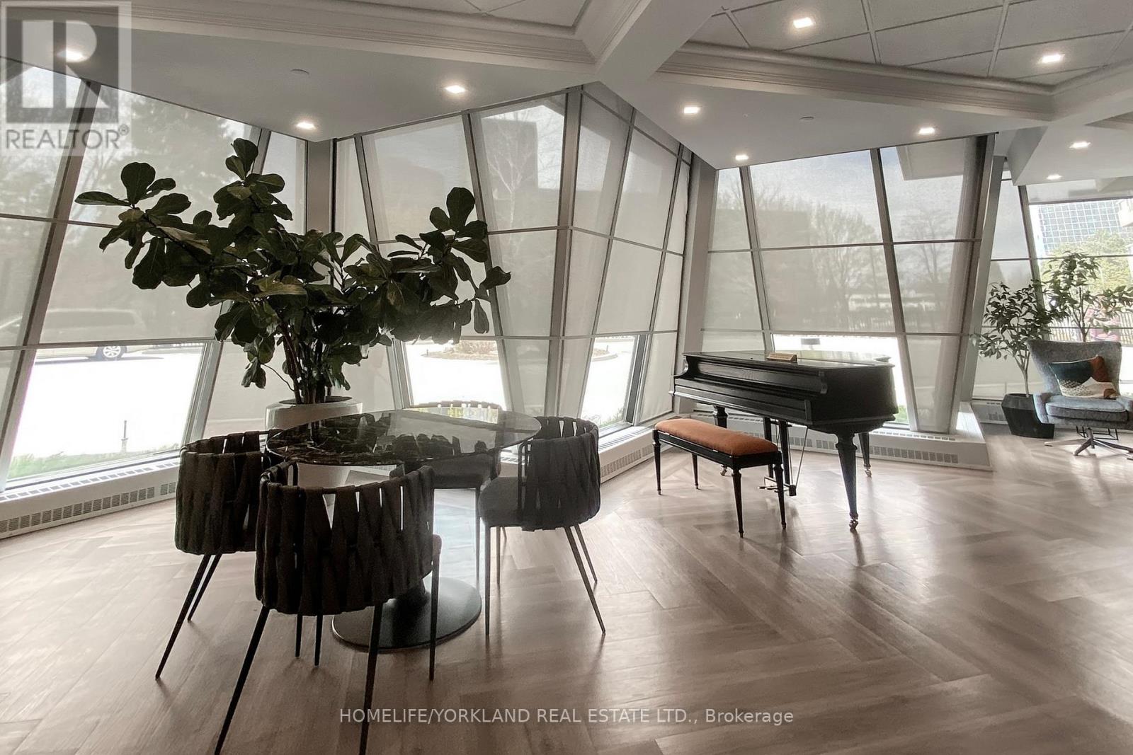 2307 - 1 Concorde Place, Toronto, Ontario  M3C 3K6 - Photo 32 - C12117336
