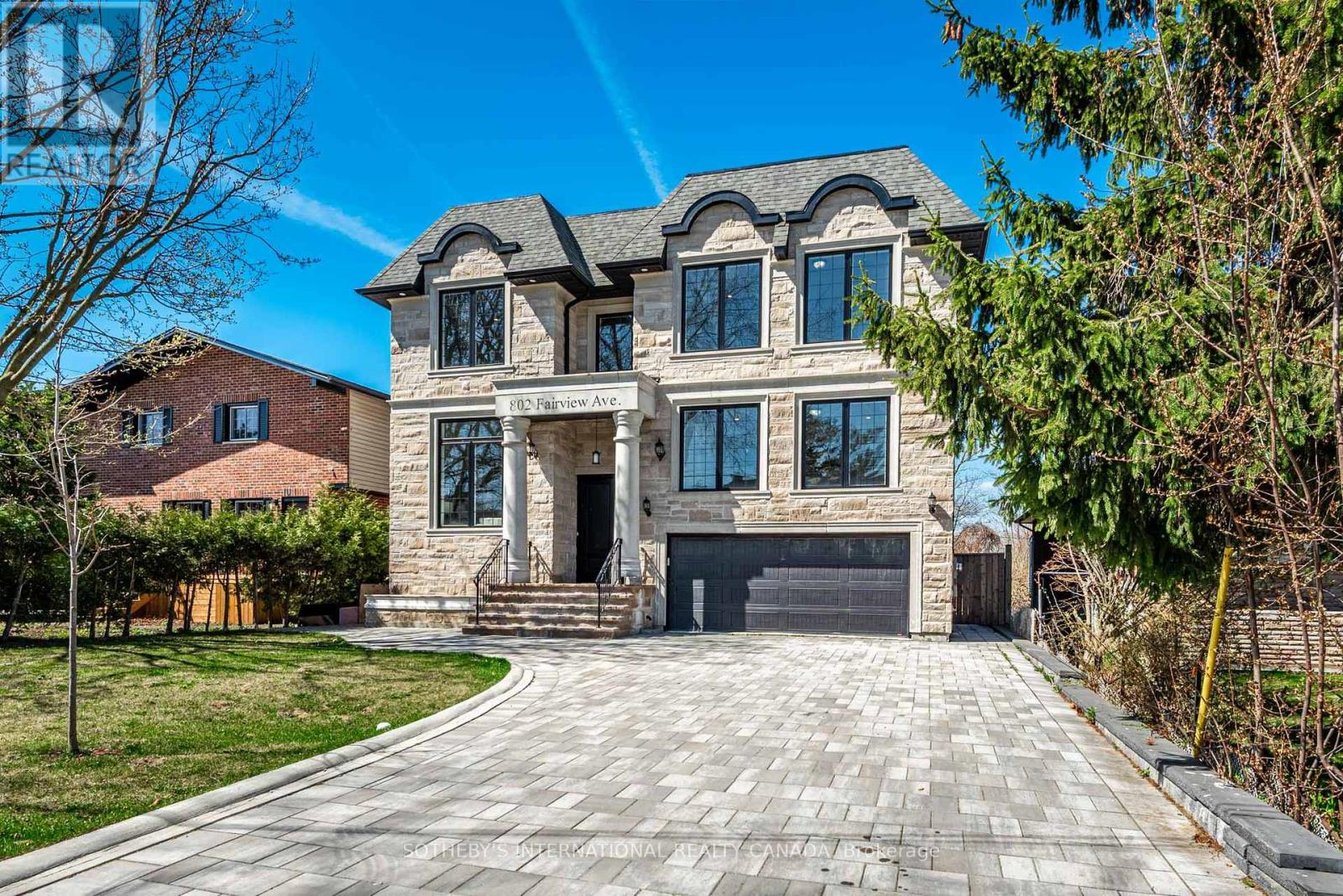 802 Fairview Avenue, Pickering, Ontario  L1W 1M8 - Photo 2 - E12117293