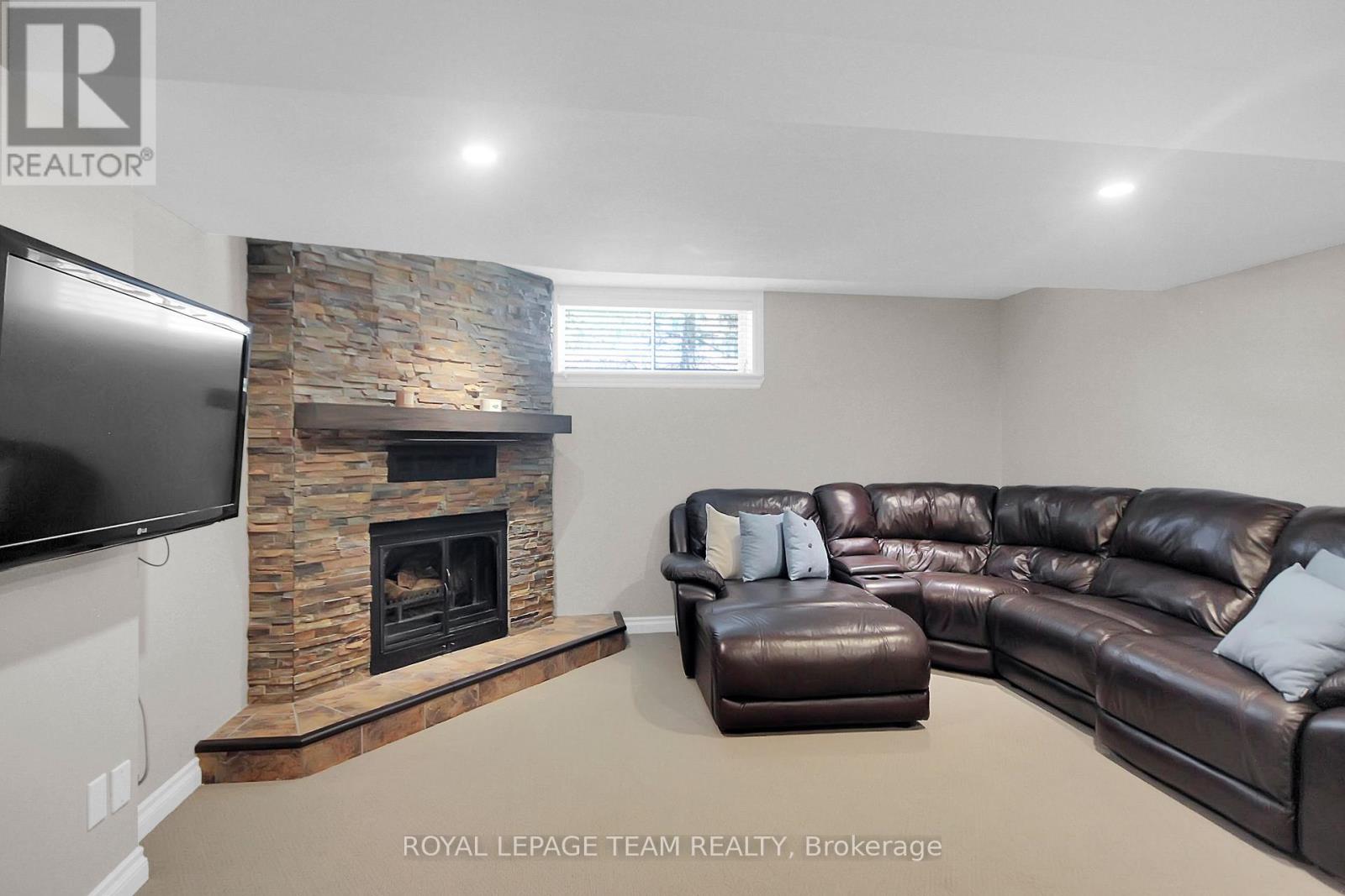 167 Abbeyhill Drive, Ottawa, Ontario  K2L 2E9 - Photo 19 - X12117528