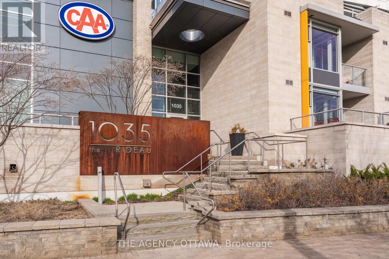 Property at 709 - 1035 BANK STREET image 2
