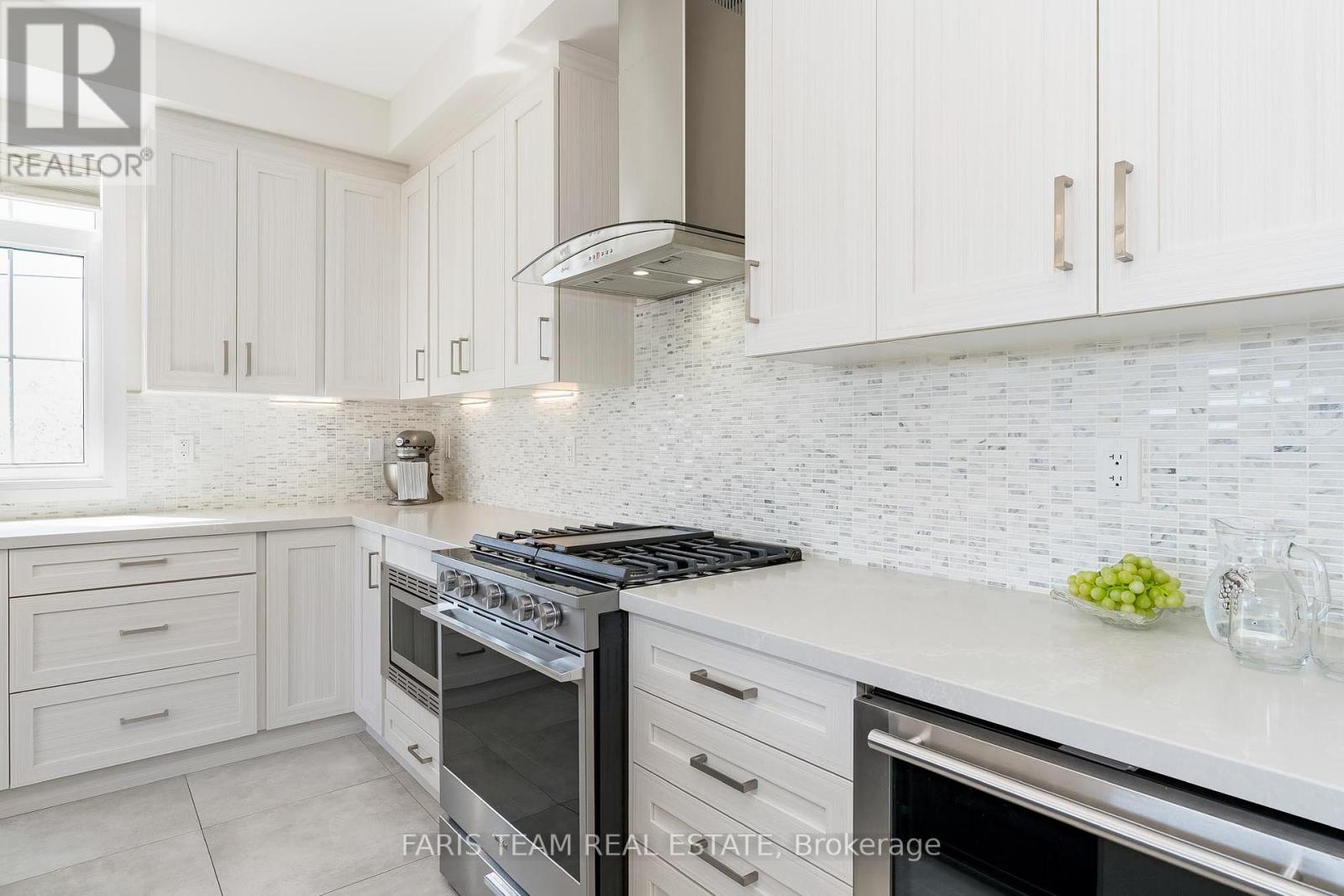 1 Pridham Place, New Tecumseth, Ontario  L0G 1W0 - Photo 3 - N12117415