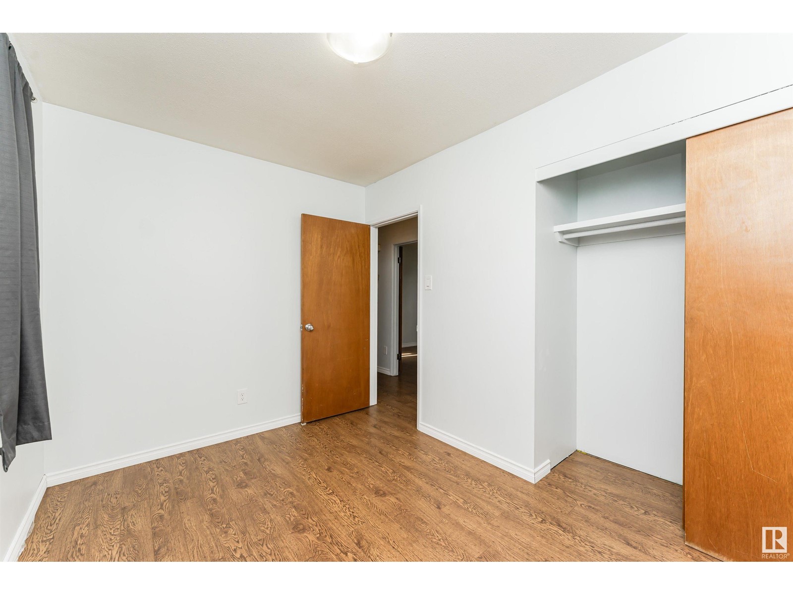 Property at 13520 113A ST NW image 2