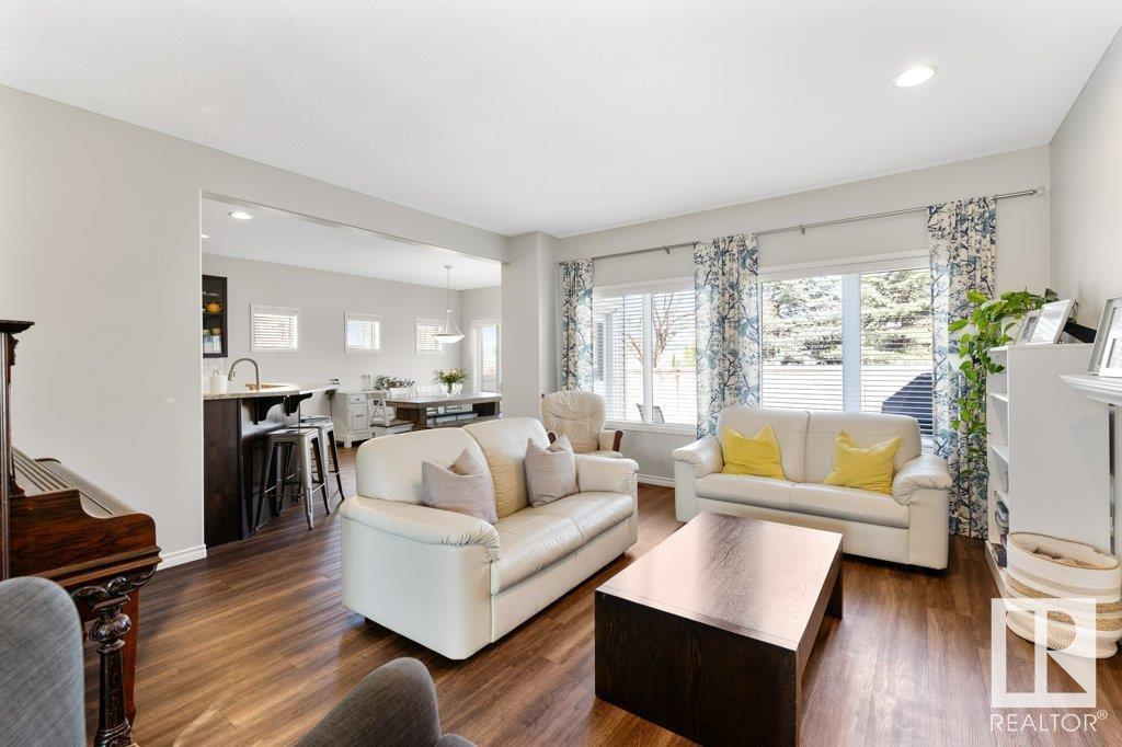 Property at 27 EVERITT DR image 3