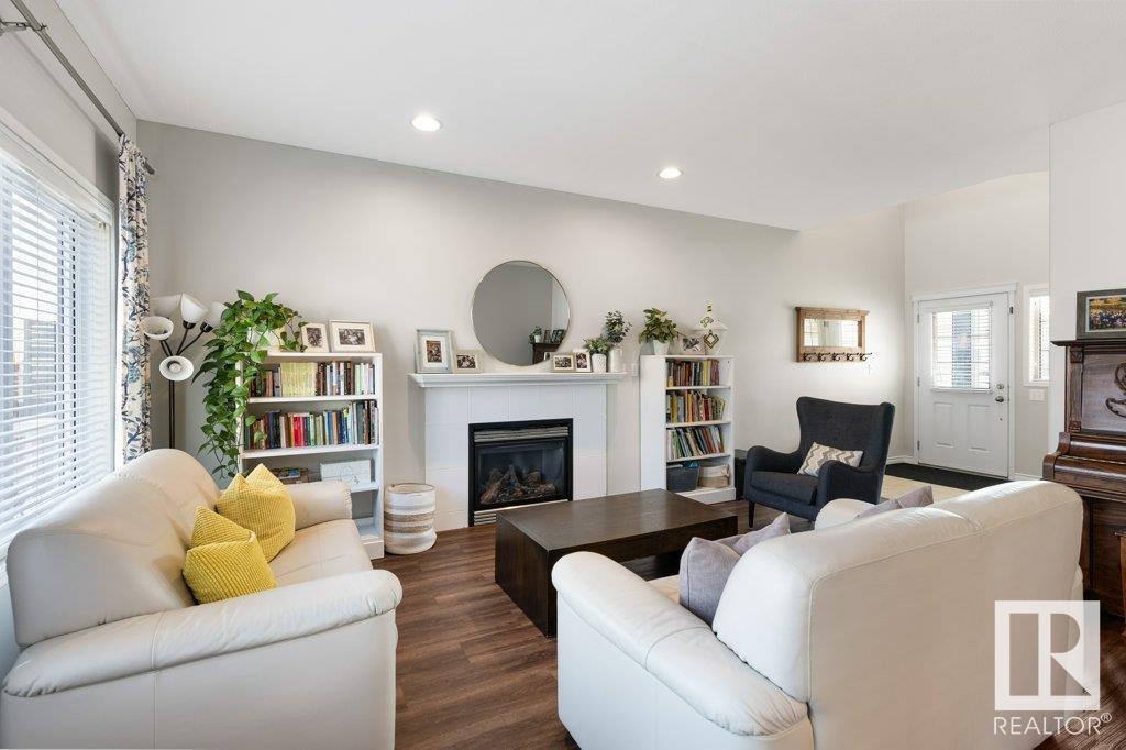 Property at 27 EVERITT DR image 4