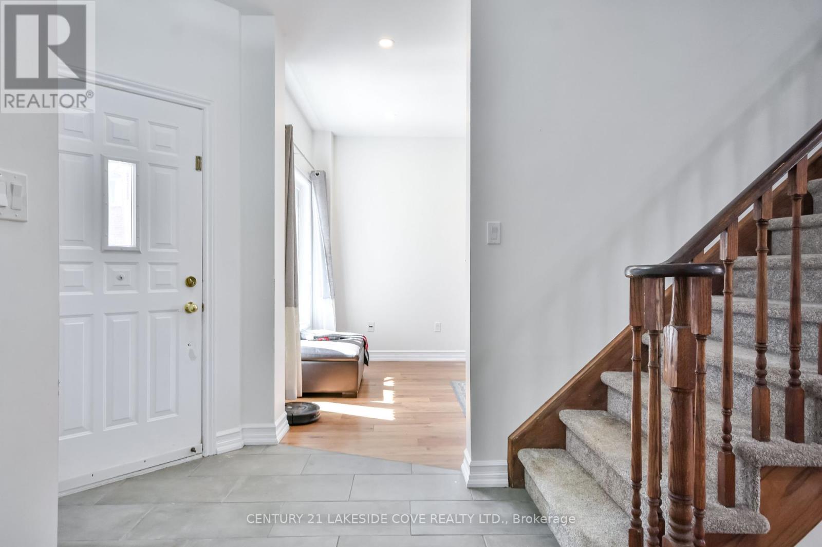 151 Raymond Crescent, Barrie, Ontario  L4N 0X7 - Photo 6 - S12117287