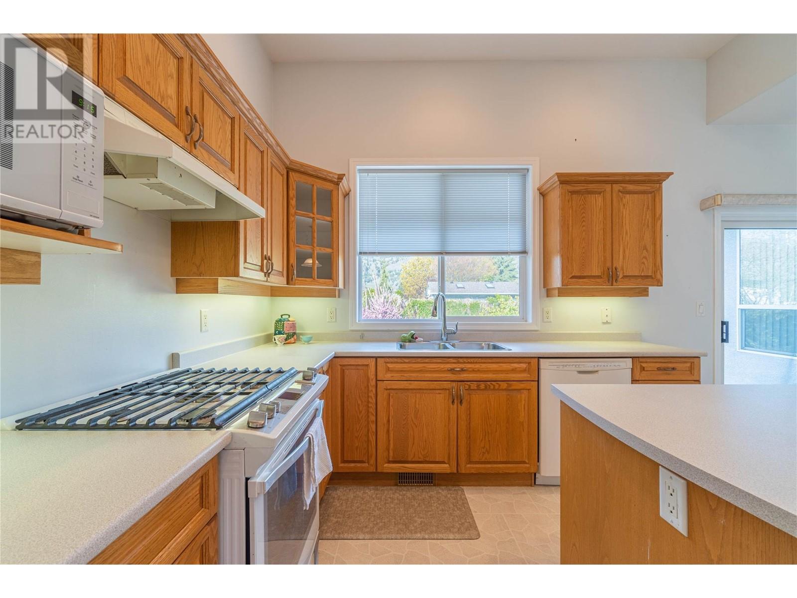 Property at 550 McCurrach Place image 5