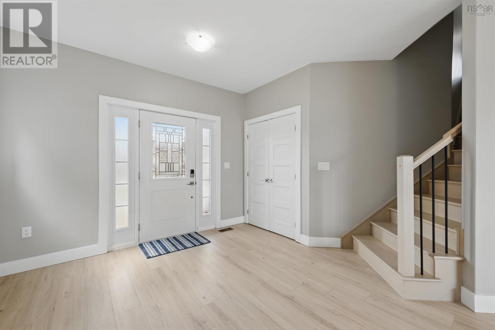 Property at 27 Darlington Drive image 4