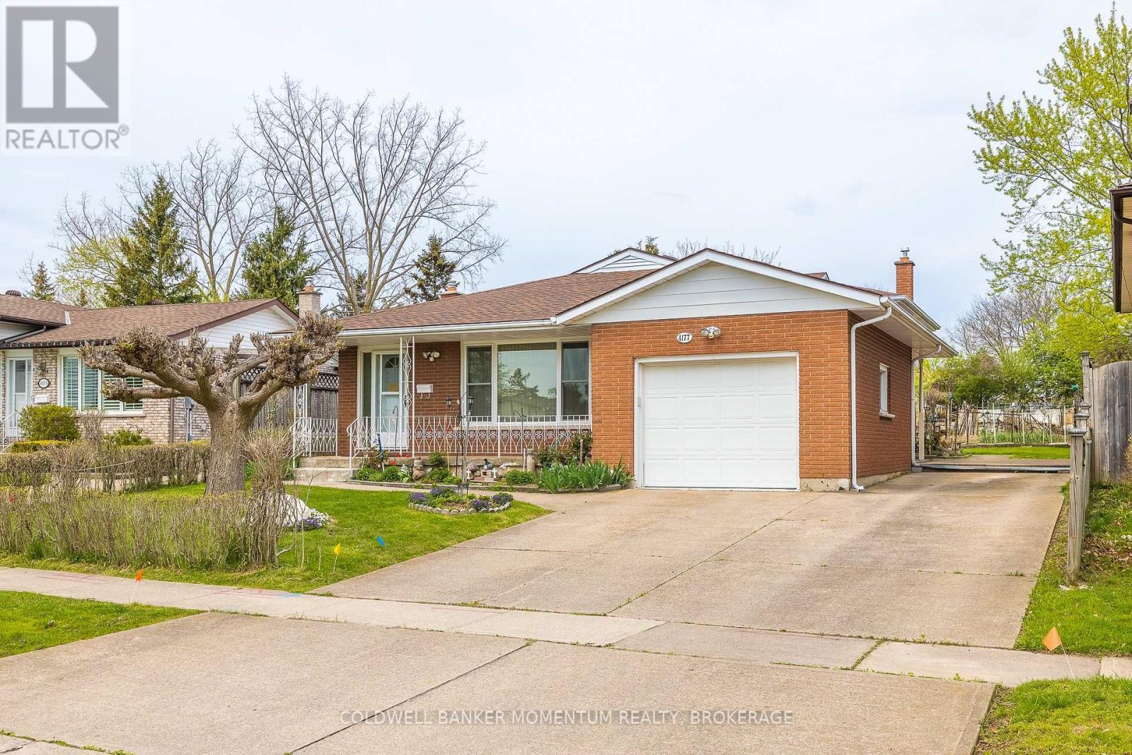 4177 Brookdale Drive, Niagara Falls, Ontario  L2H 2A9 - Photo 1 - X12117585