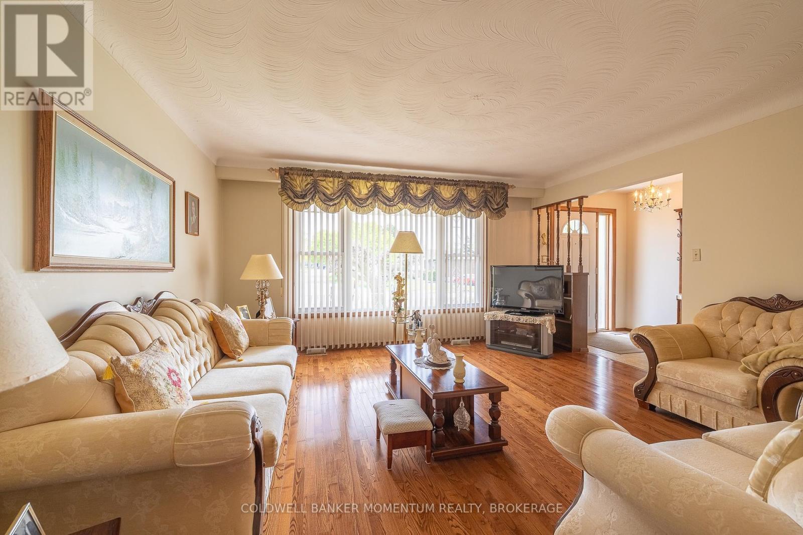 4177 Brookdale Drive, Niagara Falls, Ontario  L2H 2A9 - Photo 11 - X12117585