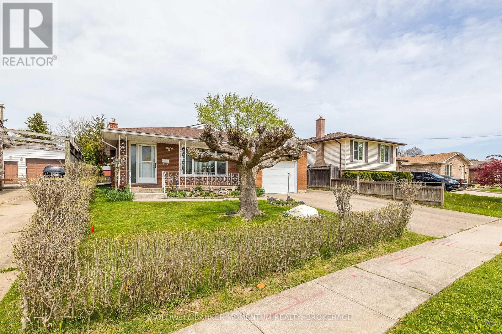 4177 Brookdale Drive, Niagara Falls, Ontario  L2H 2A9 - Photo 4 - X12117585