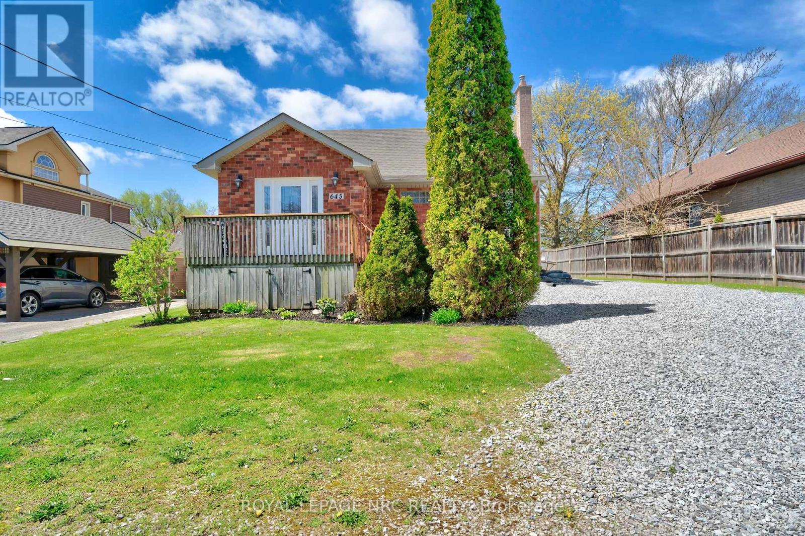 645 South Pelham Road, Welland, Ontario  L3C 3C7 - Photo 2 - X12117683