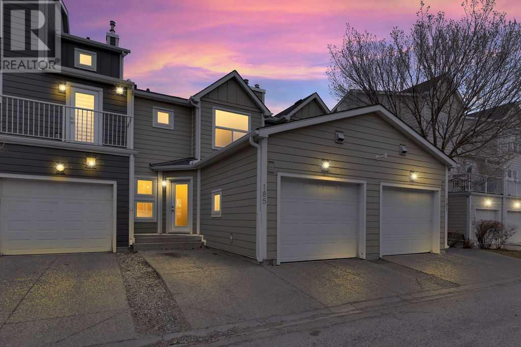 Property at 185 Inglewood Point SE image 1
