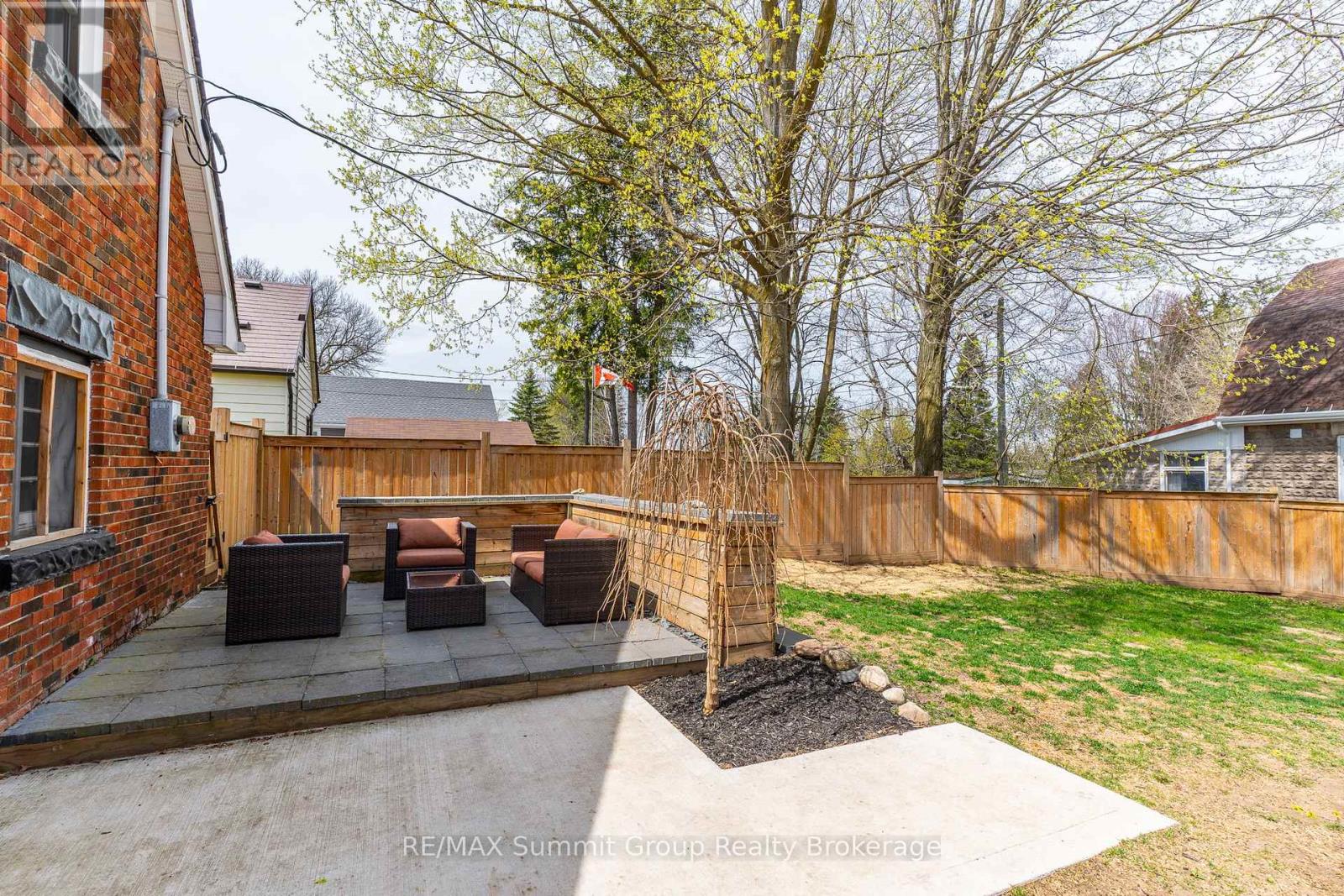 142 7th Street, Hanover, Ontario  N4N 1G4 - Photo 24 - X12117564