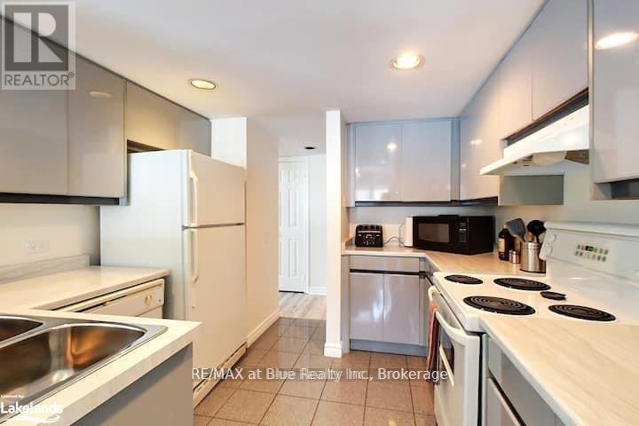 112 - 110 Fairway Court, Blue Mountains, Ontario  L9Y 0P8 - Photo 10 - X12117600