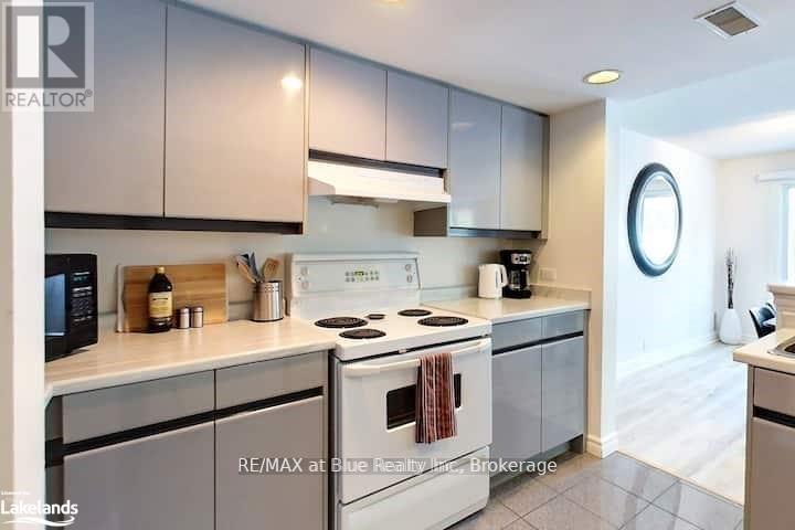 112 - 110 Fairway Court, Blue Mountains, Ontario  L9Y 0P8 - Photo 11 - X12117600