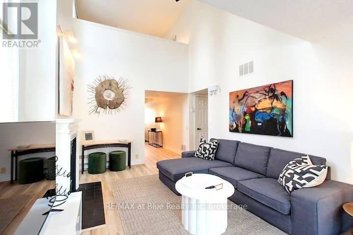 112 - 110 Fairway Court, Blue Mountains, Ontario  L9Y 0P8 - Photo 6 - X12117600