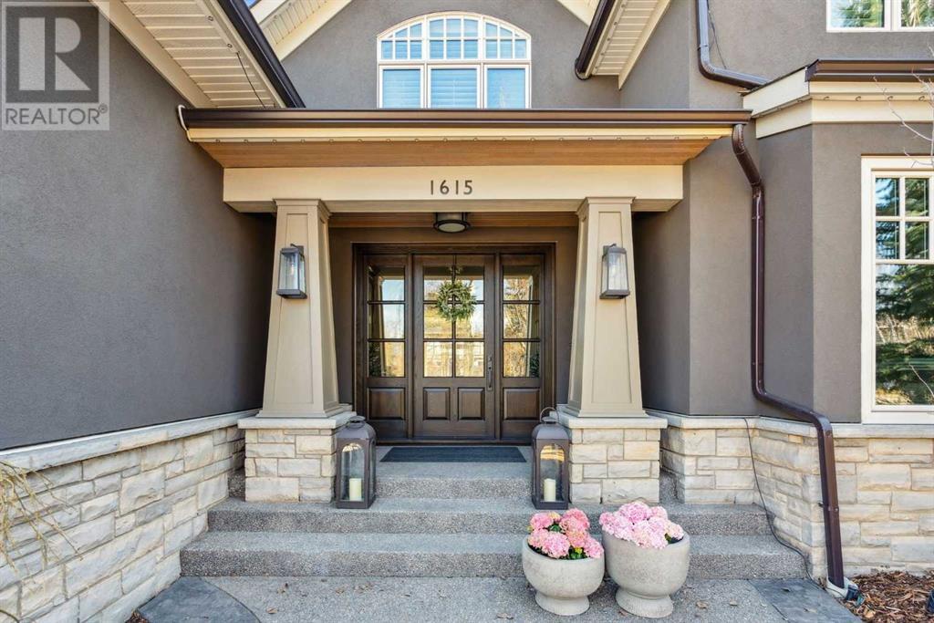 Property at 1615 49 Avenue SW image 2