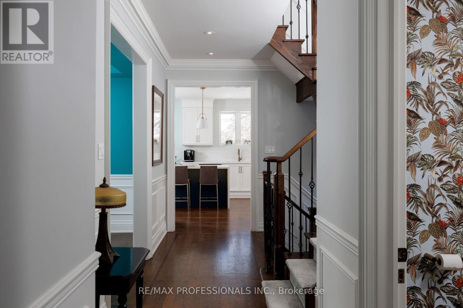 80 Haliburton Avenue, Toronto, Ontario  M9B 4Y4 - Photo 11 - W12117202