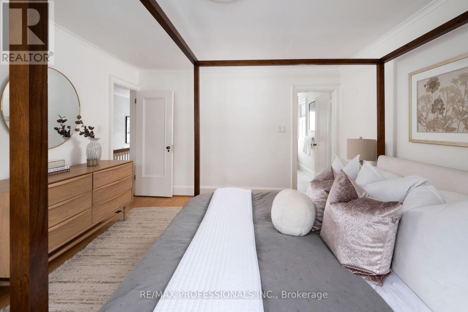 107 The Kingsway, Toronto, Ontario  M8X 2T9 - Photo 21 - W12117250